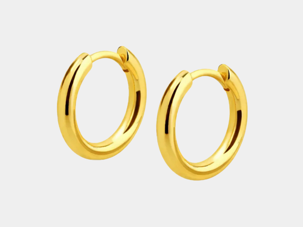 The Beauty of Hand Jewelry in Modern Style